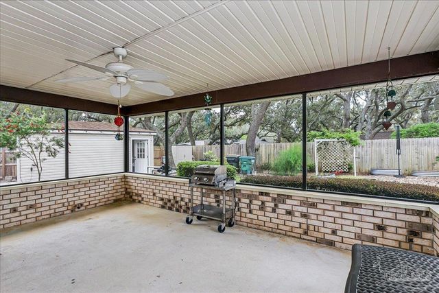 2817 Oak Ridge Dr, Gulf Breeze, FL 32563