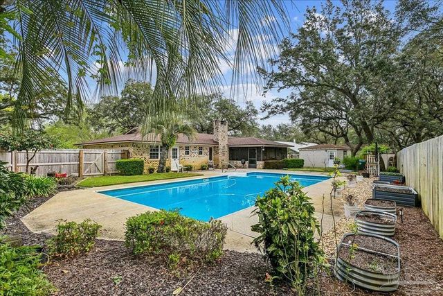 2817 Oak Ridge Dr, Gulf Breeze, FL 32563