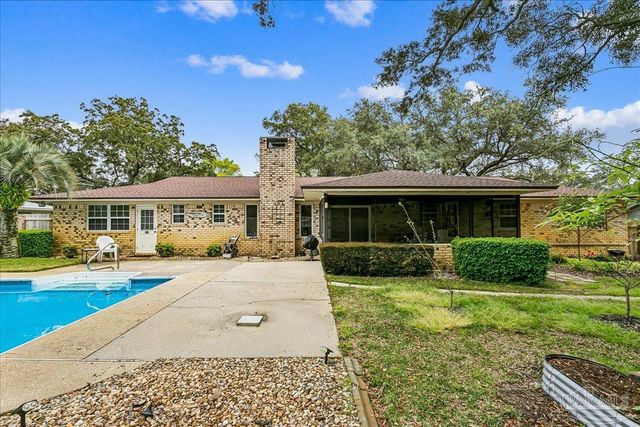 2817 Oak Ridge Dr, Gulf Breeze, FL 32563