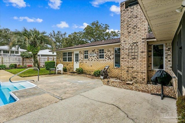 2817 Oak Ridge Dr, Gulf Breeze, FL 32563