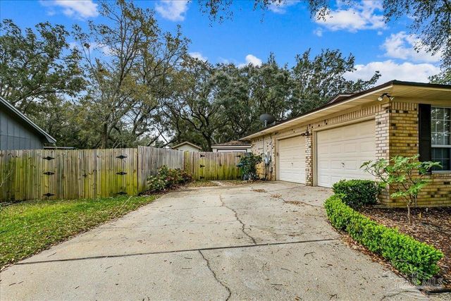 2817 Oak Ridge Dr, Gulf Breeze, FL 32563