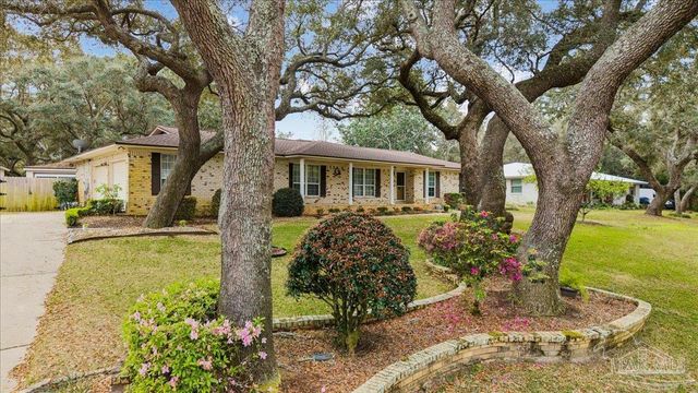 2817 Oak Ridge Dr, Gulf Breeze, FL 32563