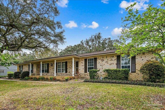 2817 Oak Ridge Dr, Gulf Breeze, FL 32563