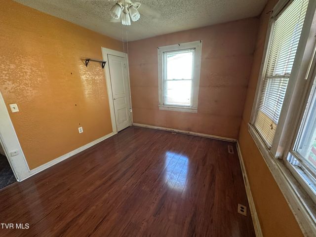 8342 North River Road, Pound, VA 24279