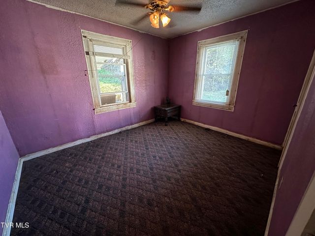 8342 North River Road, Pound, VA 24279