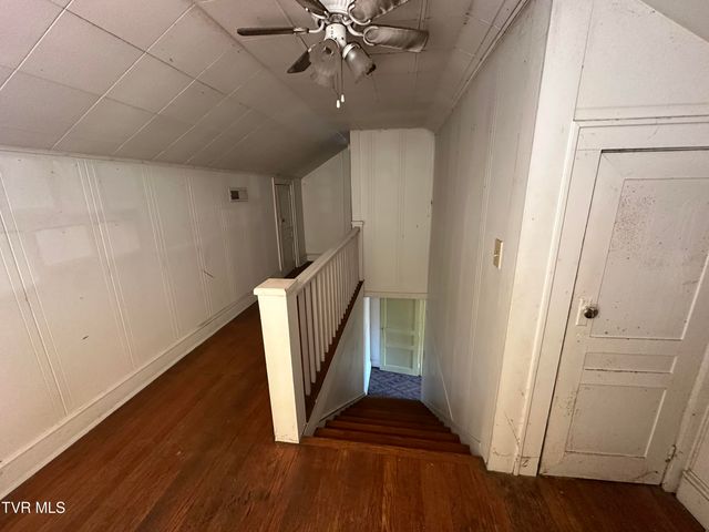 8342 North River Road, Pound, VA 24279