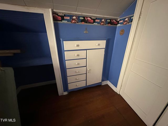 8342 North River Road, Pound, VA 24279