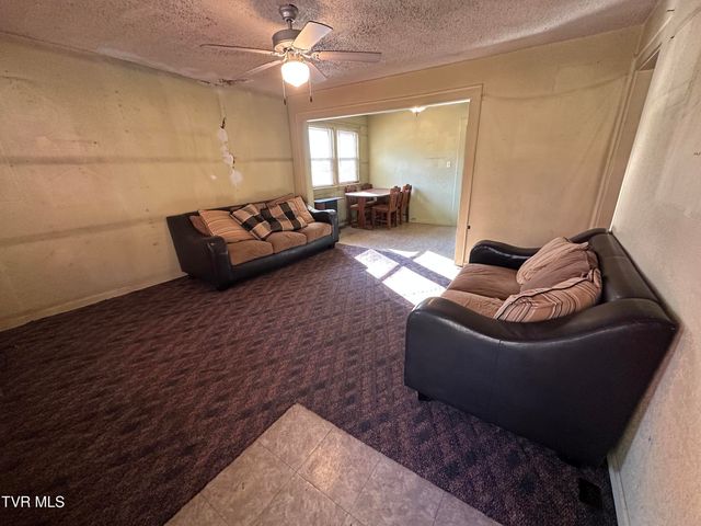 8342 North River Road, Pound, VA 24279