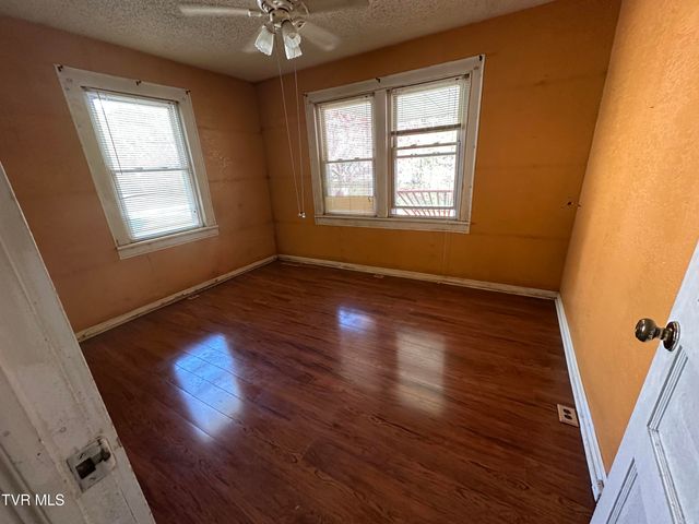 8342 North River Road, Pound, VA 24279