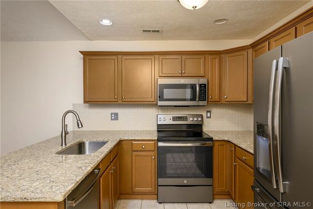 1933 Harmony Circle, Charlestown, IN 47111