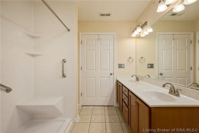 1933 Harmony Circle, Charlestown, IN 47111