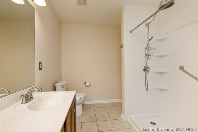 1933 Harmony Circle, Charlestown, IN 47111