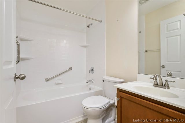 1933 Harmony Circle, Charlestown, IN 47111