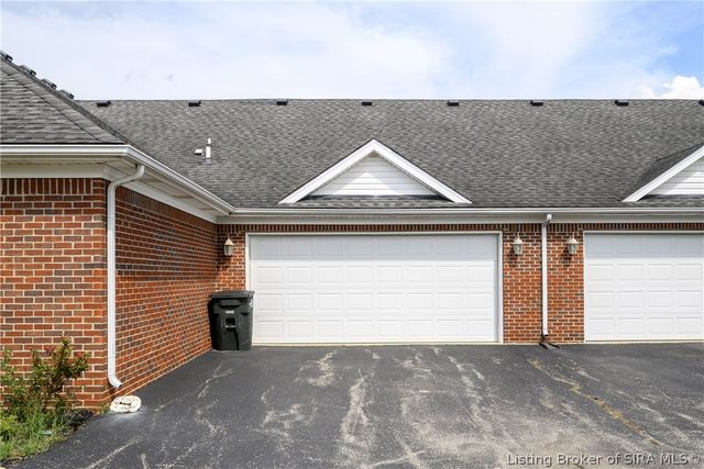 1933 Harmony Circle, Charlestown, IN 47111