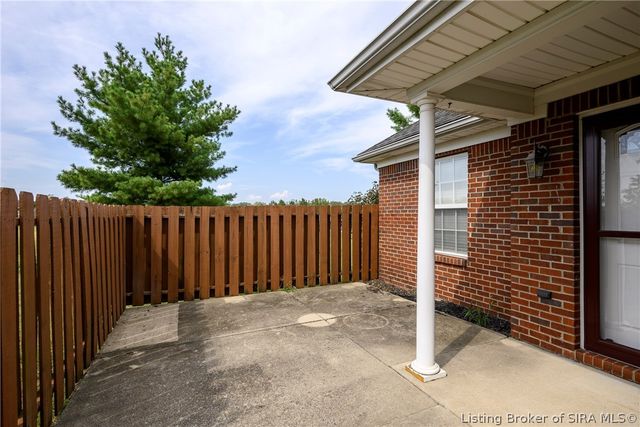 1933 Harmony Circle, Charlestown, IN 47111