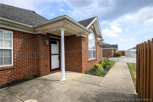 1933 Harmony Circle, Charlestown, IN 47111