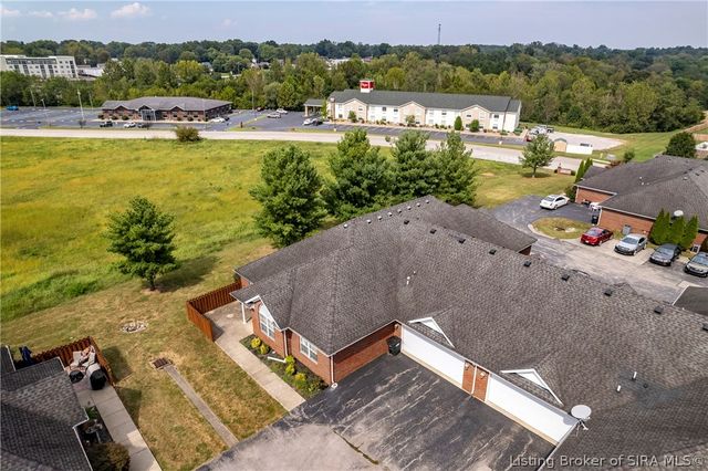 1933 Harmony Circle, Charlestown, IN 47111