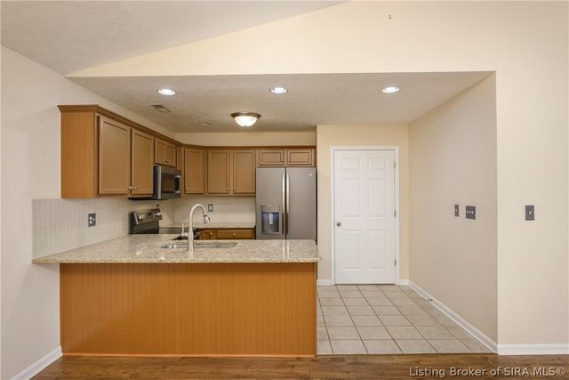 1933 Harmony Circle, Charlestown, IN 47111