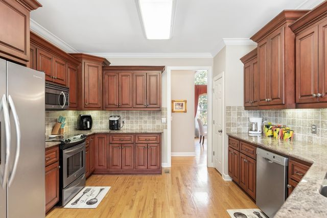 105 Robin Pt, Gallatin, TN 37066