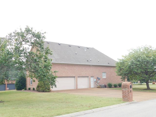 105 Robin Pt, Gallatin, TN 37066