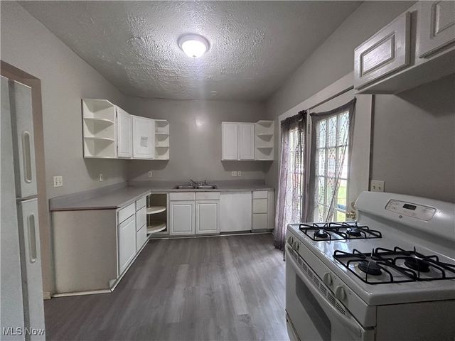 8103 Jeffries Avenue, Cleveland, OH 44105