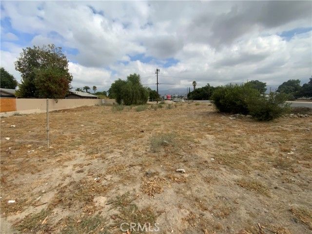 25338 4th, San Bernardino, CA 92410