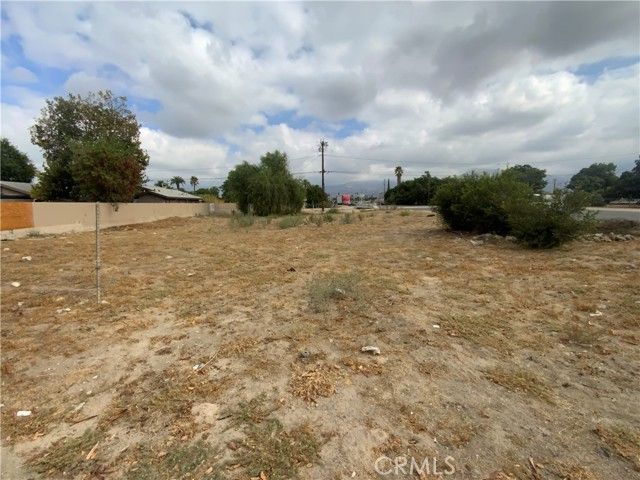 25338 4th, San Bernardino, CA 92410
