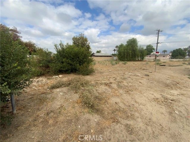 25338 4th, San Bernardino, CA 92410