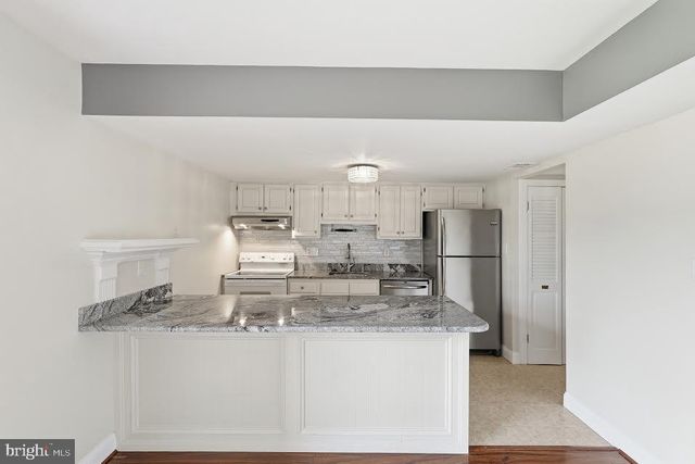 1042-B MARGATE CT, Sterling, VA 20164