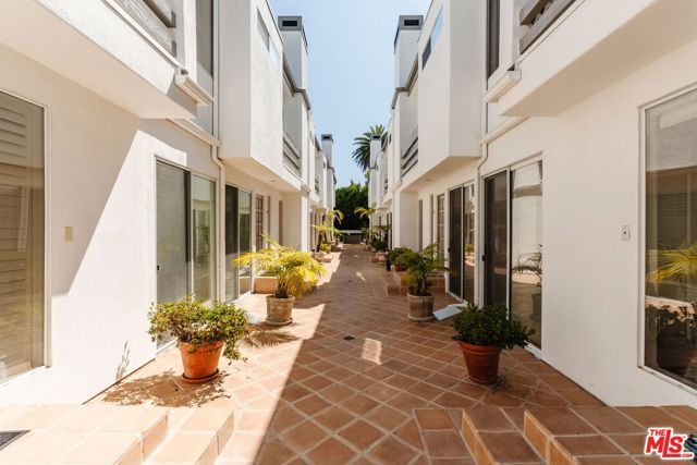 913 Euclid Street 5, Santa Monica, CA 90403