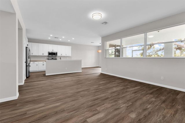 12711 SW PEMBROKE CIRCLE S, Lake Suzy, FL 34269