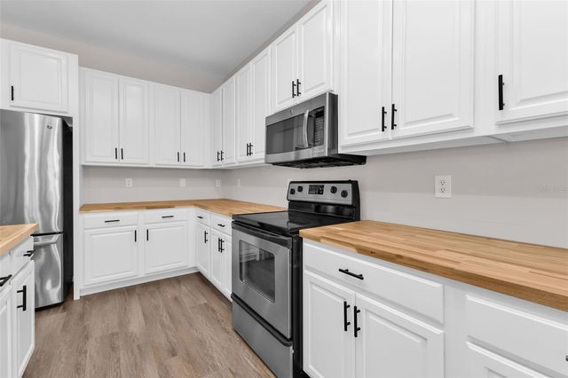 12711 SW PEMBROKE CIRCLE S, Lake Suzy, FL 34269