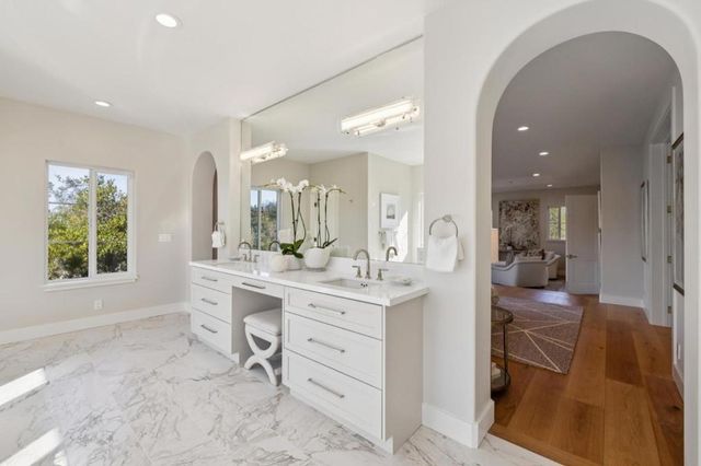 289 Kings Court, San Carlos, CA 94070