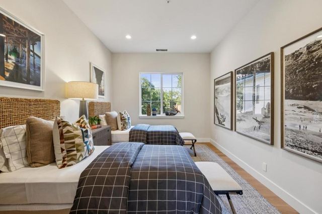 289 Kings Court, San Carlos, CA 94070