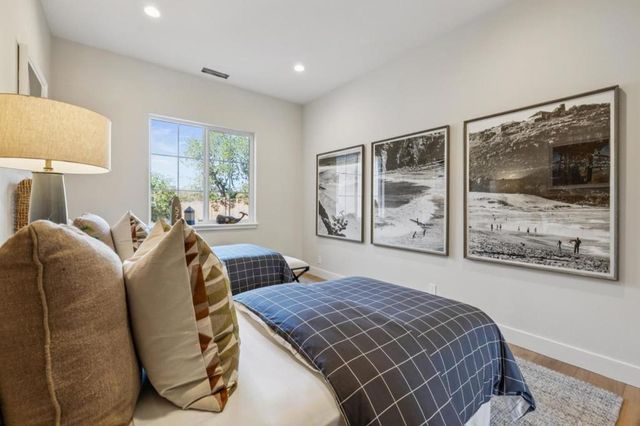 289 Kings Court, San Carlos, CA 94070