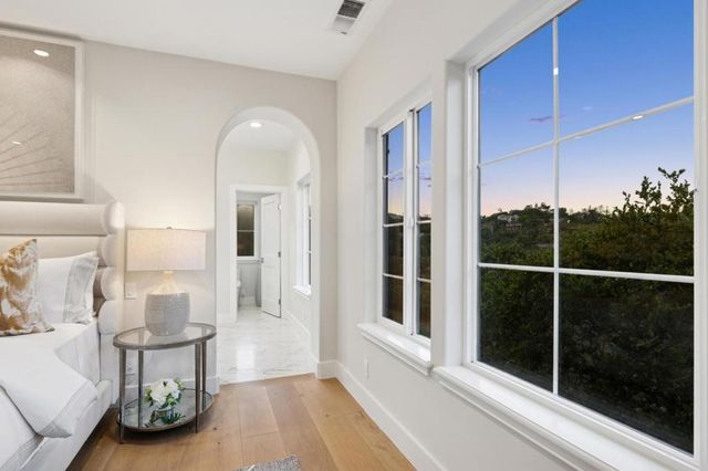 289 Kings Court, San Carlos, CA 94070