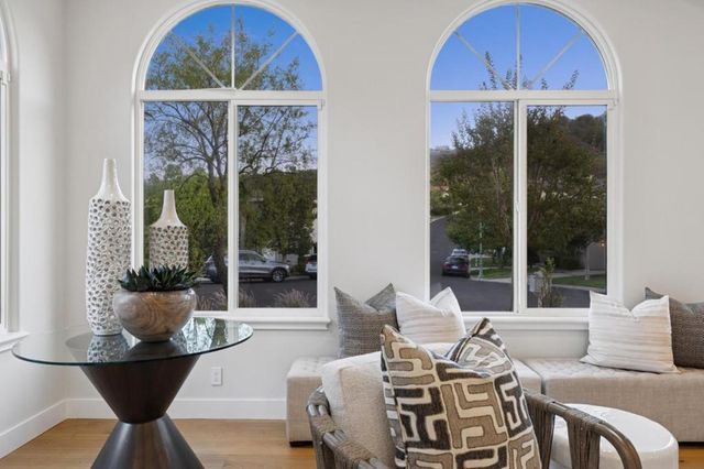 289 Kings Court, San Carlos, CA 94070