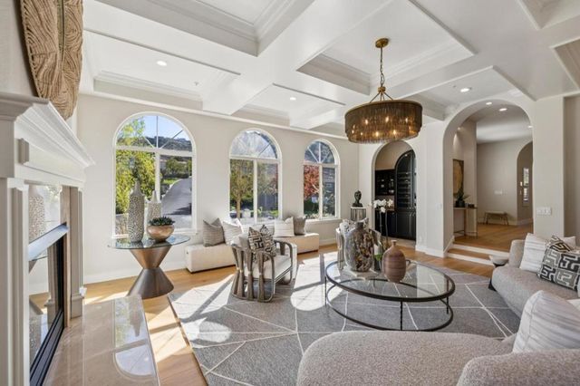 289 Kings Court, San Carlos, CA 94070