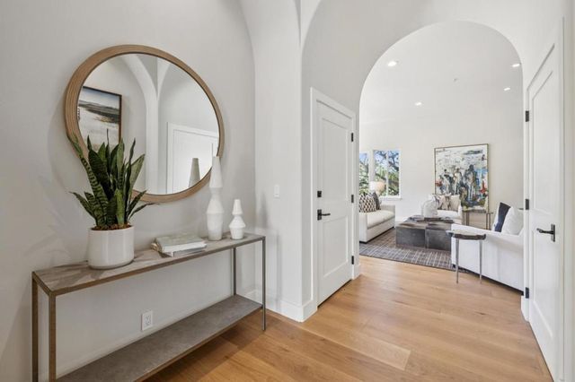 289 Kings Court, San Carlos, CA 94070