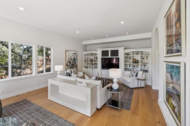 289 Kings Court, San Carlos, CA 94070