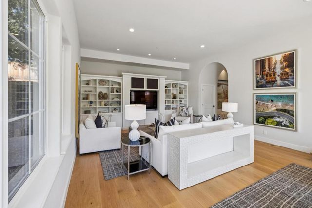 289 Kings Court, San Carlos, CA 94070