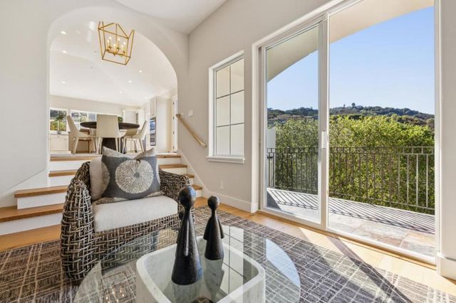 289 Kings Court, San Carlos, CA 94070