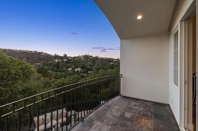 289 Kings Court, San Carlos, CA 94070