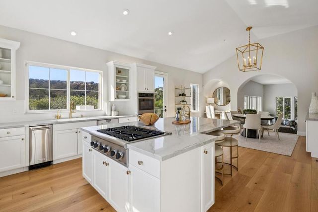 289 Kings Court, San Carlos, CA 94070