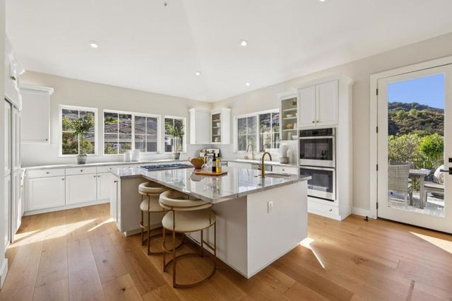 289 Kings Court, San Carlos, CA 94070