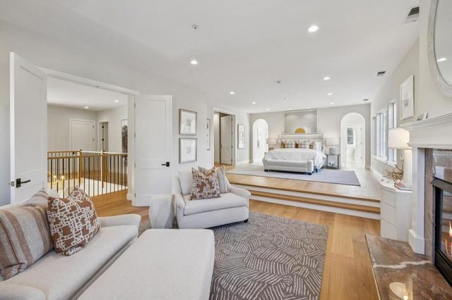 289 Kings Court, San Carlos, CA 94070