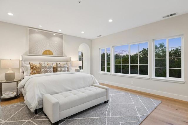 289 Kings Court, San Carlos, CA 94070