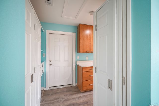 245 Windcrest Dr, Windcrest, TX 78239