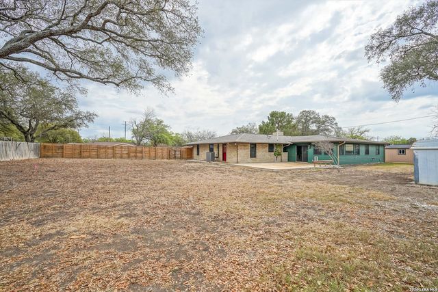245 Windcrest Dr, Windcrest, TX 78239