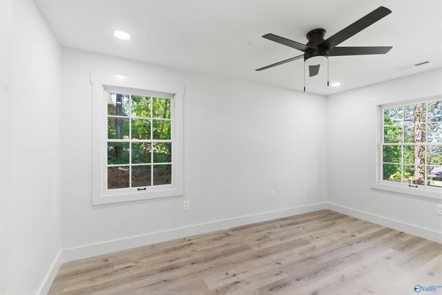 1725 Forest Drive, Guntersville, AL 35976